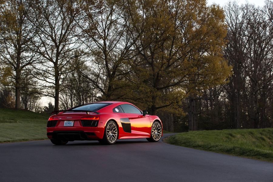  Audi R8 V10 Plus 2016 года  (NA) (фото 18 из 25)